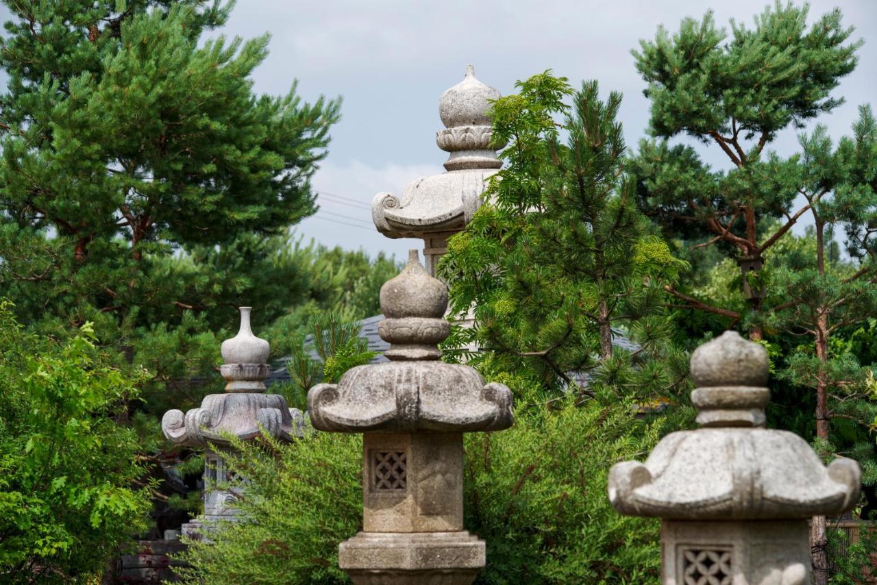 Japoniskas Sodas Medomiskiai Exteriér fotografie